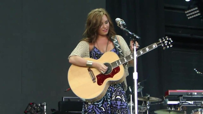 Demi Lovato Stop The World Soundcheck Tampa {HD} 0508 - Demilush - Stop The World Soundcheck Tampa Part oo1