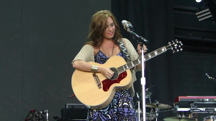 Demi Lovato Stop The World Soundcheck Tampa {HD} 0510