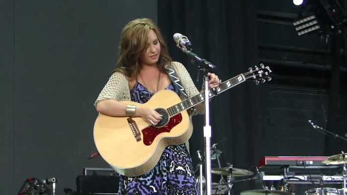 Demi Lovato Stop The World Soundcheck Tampa {HD} 0540 - Demilush - Stop The World Soundcheck Tampa Part oo1