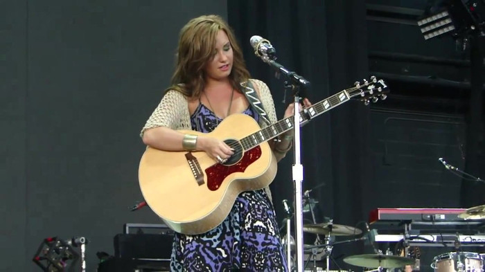 Demi Lovato Stop The World Soundcheck Tampa {HD} 0553