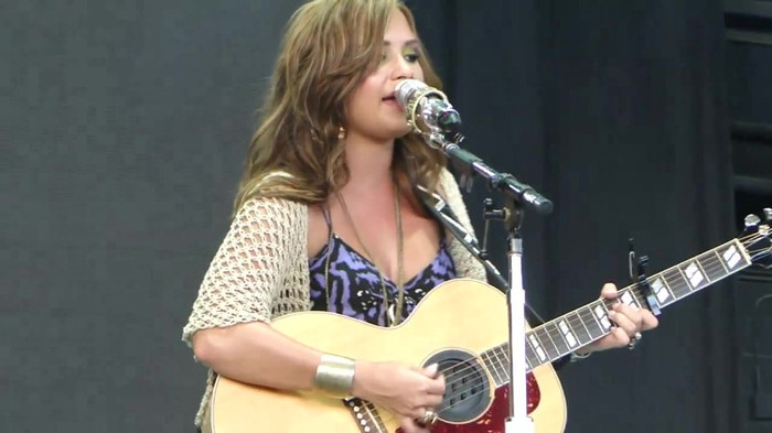 Demi Lovato Stop The World Soundcheck Tampa {HD} 1537