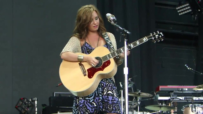 Demi Lovato Stop The World Soundcheck Tampa {HD} 0557