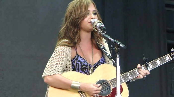 Demi Lovato Stop The World Soundcheck Tampa {HD} 1543