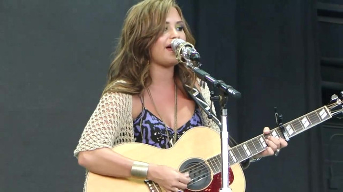 Demi Lovato Stop The World Soundcheck Tampa {HD} 1552