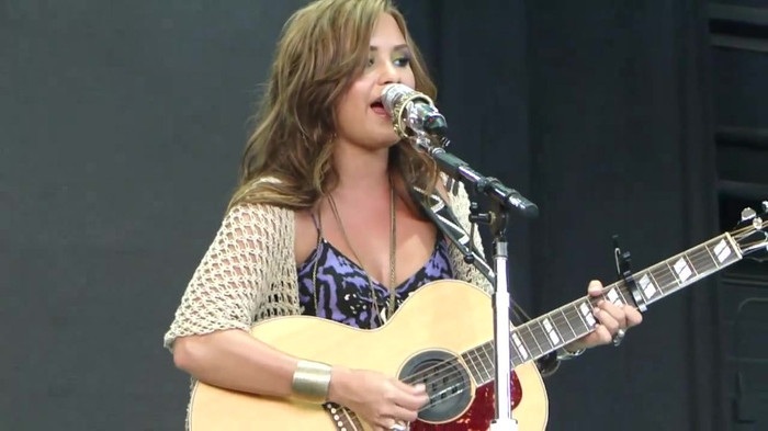 Demi Lovato Stop The World Soundcheck Tampa {HD} 1554