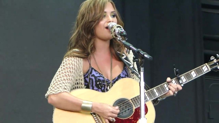 Demi Lovato Stop The World Soundcheck Tampa {HD} 1558