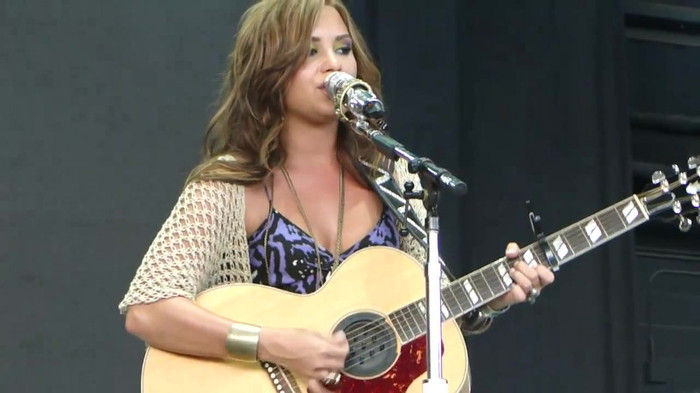 Demi Lovato Stop The World Soundcheck Tampa {HD} 1577 Demi Lovato Stop The World Soundcheck Tampa {HD} 1577