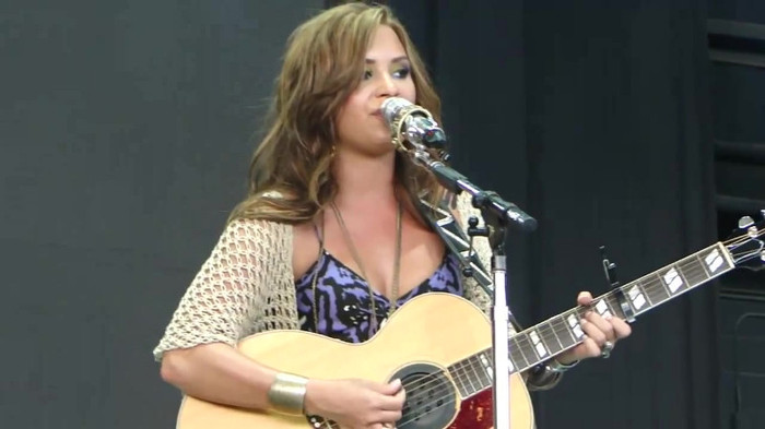 Demi Lovato Stop The World Soundcheck Tampa {HD} 1589 Demi Lovato Stop The World Soundcheck Tampa {HD} 1589