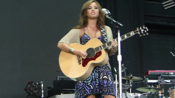 Demi Lovato Stop The World Soundcheck Tampa {HD} 0627