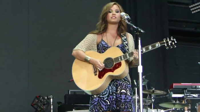 Demi Lovato Stop The World Soundcheck Tampa {HD} 0633
