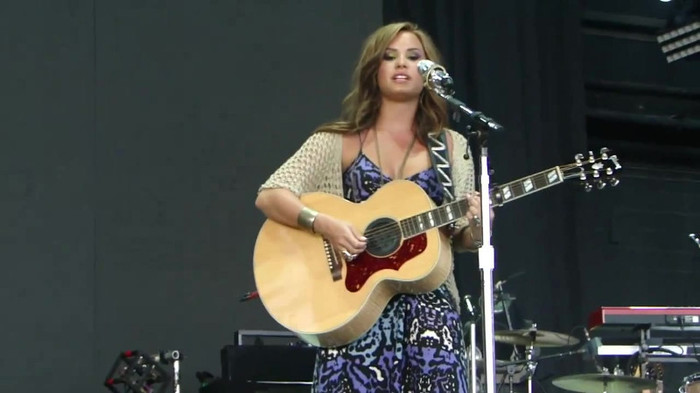 Demi Lovato Stop The World Soundcheck Tampa {HD} 0637