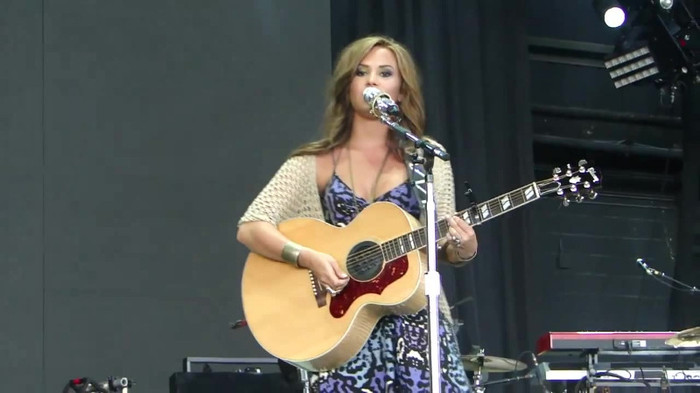 Demi Lovato Stop The World Soundcheck Tampa {HD} 0686