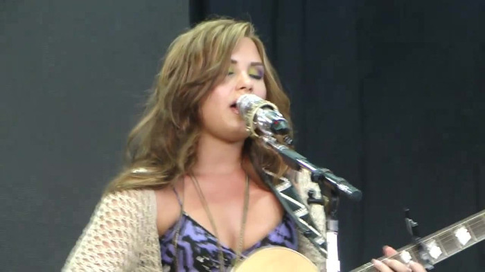 Demi Lovato Stop The World Soundcheck Tampa {HD} 1141