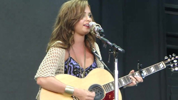 Demi Lovato Stop The World Soundcheck Tampa {HD} 1629 Demi Lovato Stop The World Soundcheck Tampa {HD} 1629
