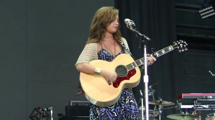 Demi Lovato Stop The World Soundcheck Tampa {HD} 0777