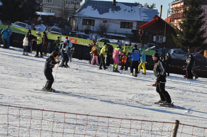 414180_119026828225154_100003535132351_69994_1092957017_o; La o coborare cu spatele!!!
