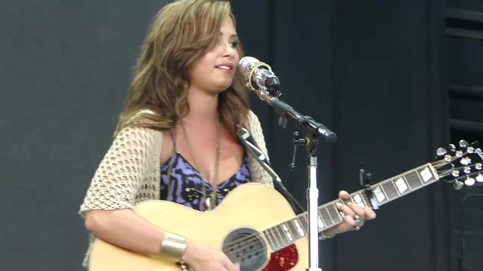 Demi Lovato Stop The World Soundcheck Tampa {HD} 1635