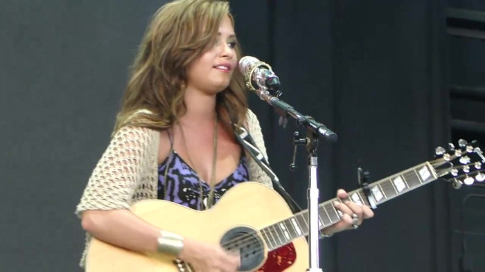 Demi Lovato Stop The World Soundcheck Tampa {HD} 1636