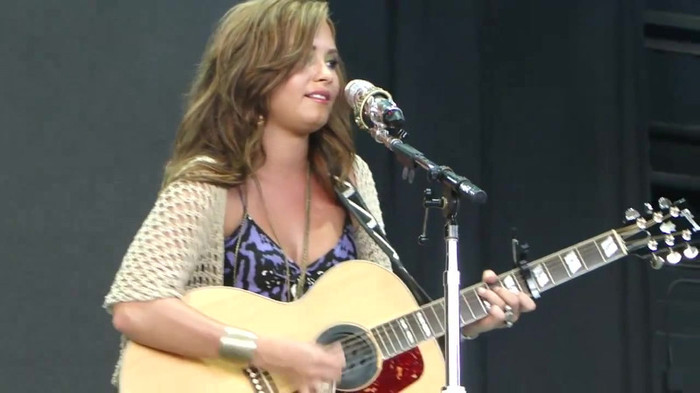 Demi Lovato Stop The World Soundcheck Tampa {HD} 1637
