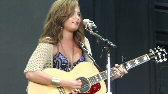 Demi Lovato Stop The World Soundcheck Tampa {HD} 1638