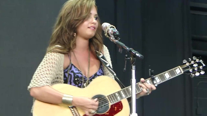 Demi Lovato Stop The World Soundcheck Tampa {HD} 1639