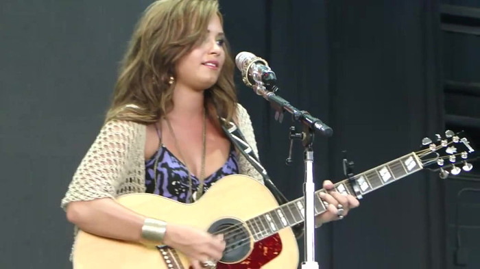 Demi Lovato Stop The World Soundcheck Tampa {HD} 1640