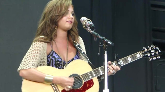 Demi Lovato Stop The World Soundcheck Tampa {HD} 1644