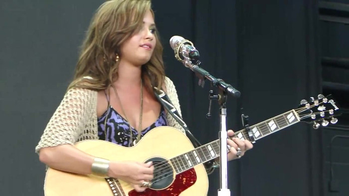 Demi Lovato Stop The World Soundcheck Tampa {HD} 1645