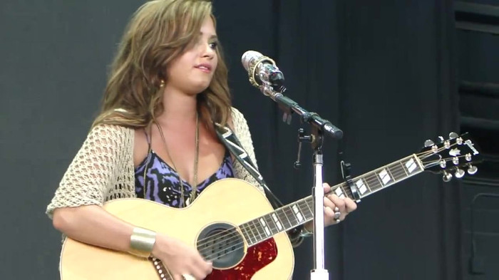 Demi Lovato Stop The World Soundcheck Tampa {HD} 1648