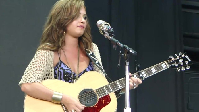 Demi Lovato Stop The World Soundcheck Tampa {HD} 1649