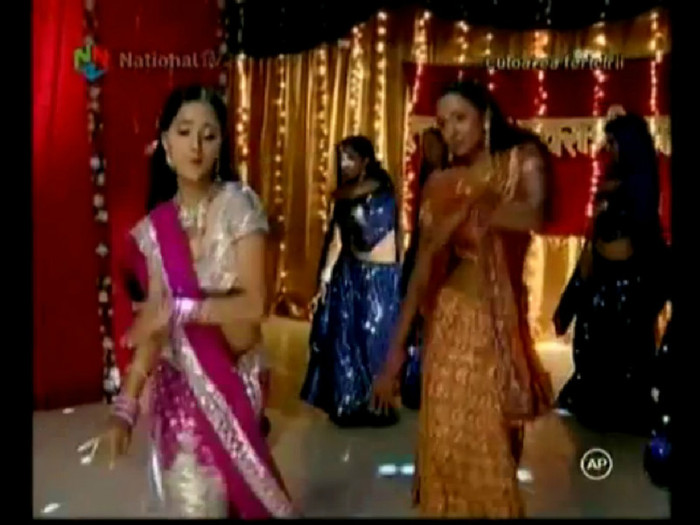 6 - Sapna Babul Ka Bidaai-Sadhna and Ragini Dance