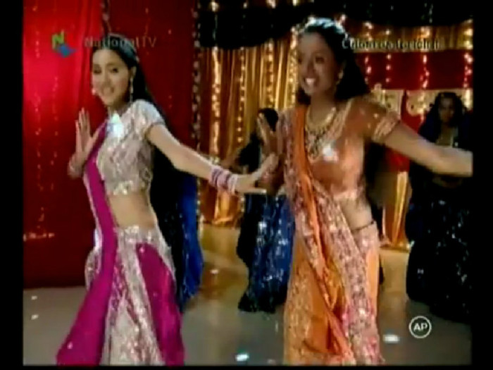7 - Sapna Babul Ka Bidaai-Sadhna and Ragini Dance