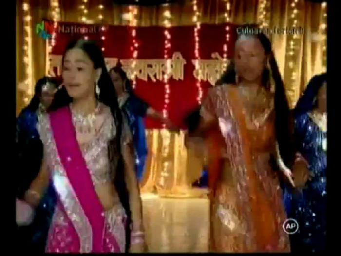 12 - Sapna Babul Ka Bidaai-Sadhna and Ragini Dance