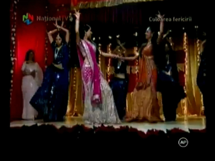 13 - Sapna Babul Ka Bidaai-Sadhna and Ragini Dance