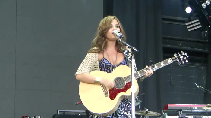 Demi Lovato Stop The World Soundcheck Tampa {HD} 0890