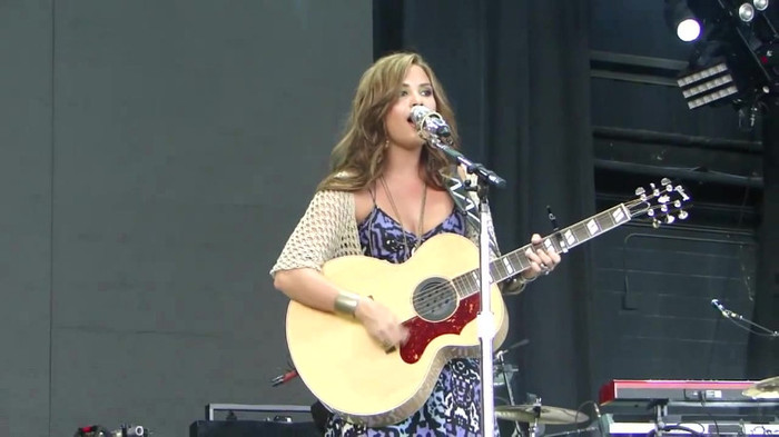 Demi Lovato Stop The World Soundcheck Tampa {HD} 0899 - Demilush - Stop The World Soundcheck Tampa Part oo1