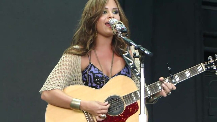 Demi Lovato Stop The World Soundcheck Tampa {HD} 1740