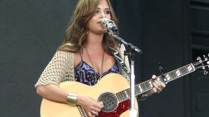 Demi Lovato Stop The World Soundcheck Tampa {HD} 1756