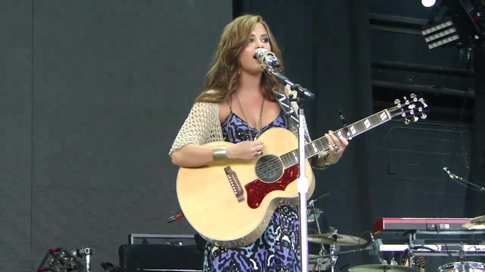 Demi Lovato Stop The World Soundcheck Tampa {HD} 0920