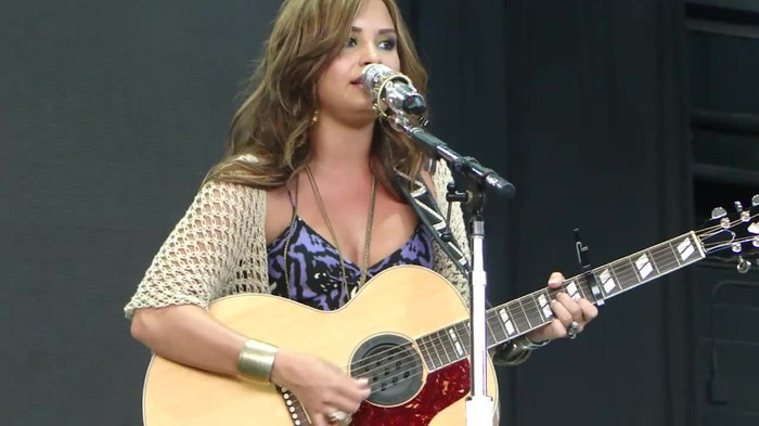 Demi Lovato Stop The World Soundcheck Tampa {HD} 1763