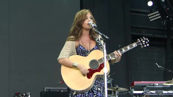 Demi Lovato Stop The World Soundcheck Tampa {HD} 0940