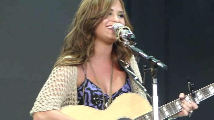 Demi Lovato Stop The World Soundcheck Tampa {HD} 1324