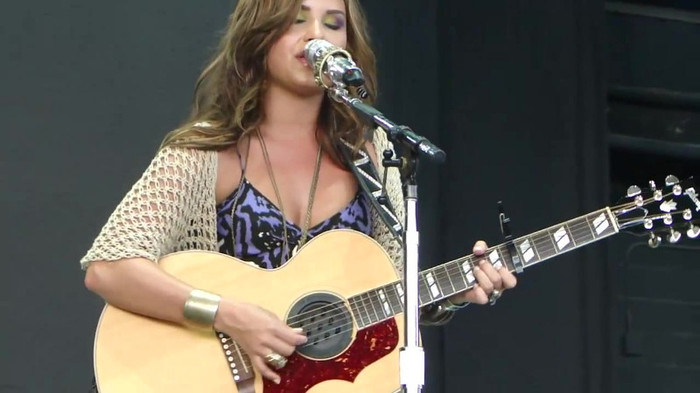 Demi Lovato Stop The World Soundcheck Tampa {HD} 1797 Demi Lovato Stop The World Soundcheck Tampa {HD} 1797