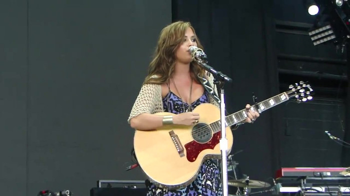 Demi Lovato Stop The World Soundcheck Tampa {HD} 0973