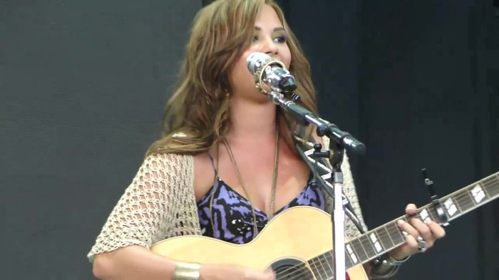 Demi Lovato Stop The World Soundcheck Tampa {HD} 1426