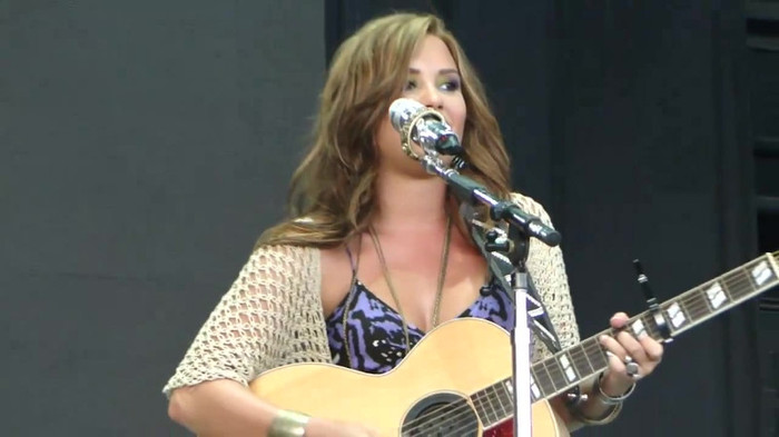 Demi Lovato Stop The World Soundcheck Tampa {HD} 1433