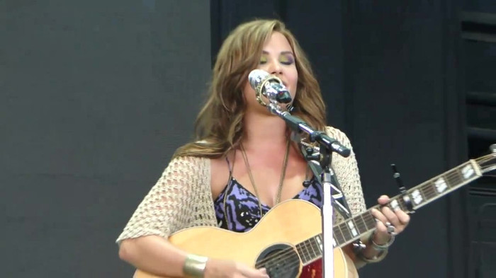 Demi Lovato Stop The World Soundcheck Tampa {HD} 1437