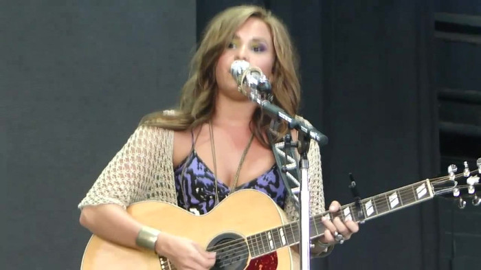 Demi Lovato Stop The World Soundcheck Tampa {HD} 1917 Demi Lovato Stop The World Soundcheck Tampa {HD} 1917