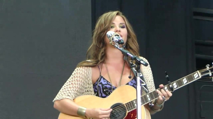 Demi Lovato Stop The World Soundcheck Tampa {HD} 1441