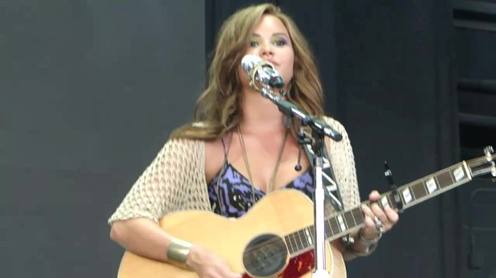 Demi Lovato Stop The World Soundcheck Tampa {HD} 1451